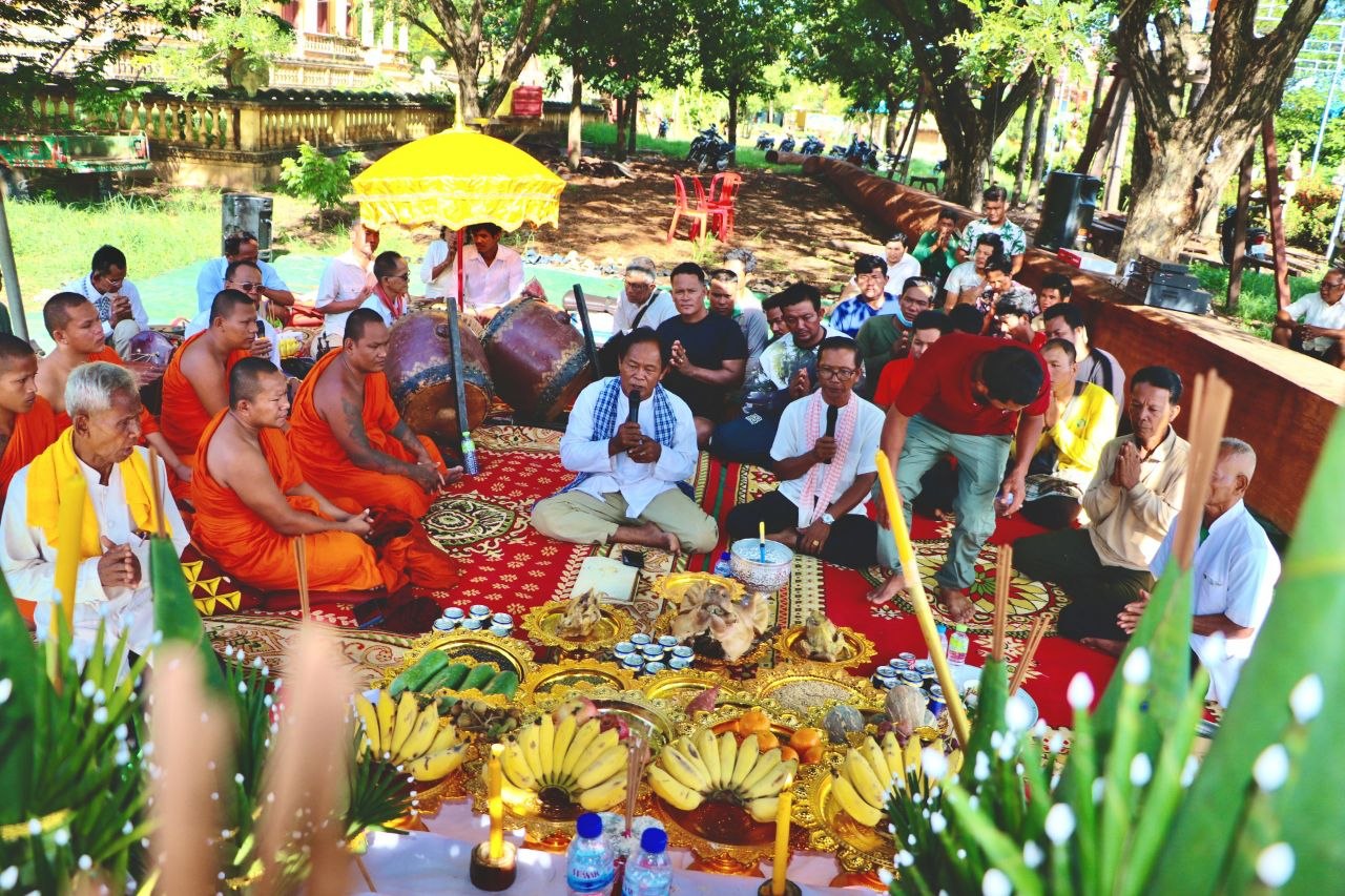 ពិធីក្រុងពាលីសុំសេចក្តីសុខ ដើម្បីកសាងទូក(ង) «គង្គាពិសីសែនជ័យ» (ថ្មី) នៅវត្តធម្មឃោសិតារាម (ហៅវត្តស្លែង)
