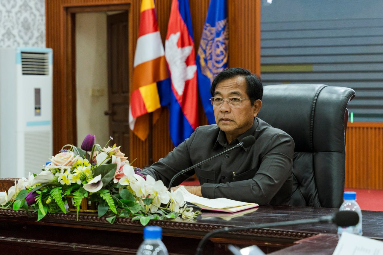 ឯកឧត្តម អ៊ុន បុត្ត ដឹកនាំកិច្ចប្រជុំពង្រឹងការងារសម្របសម្រួលព័ត៌មាន និងទប់ស្កាត់ព័ត៌មានក្លែងក្លាយនៅខេត្តកំពង់ធំ
